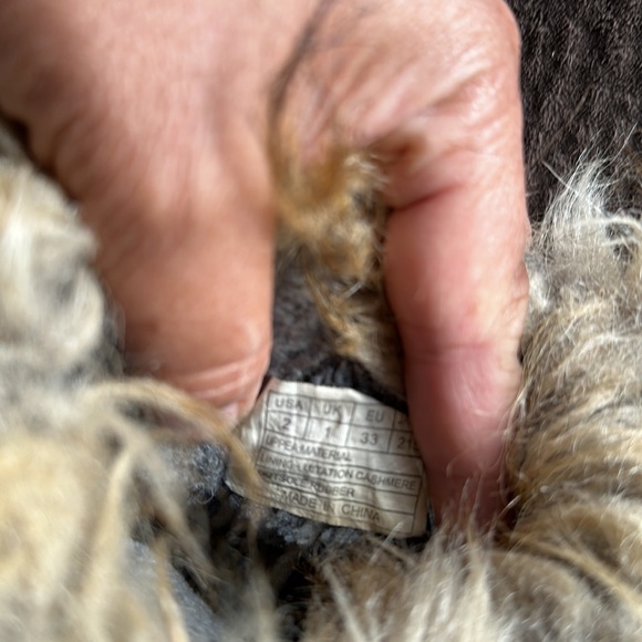 Uggs girls size 2 gray - Picture 5 of 5